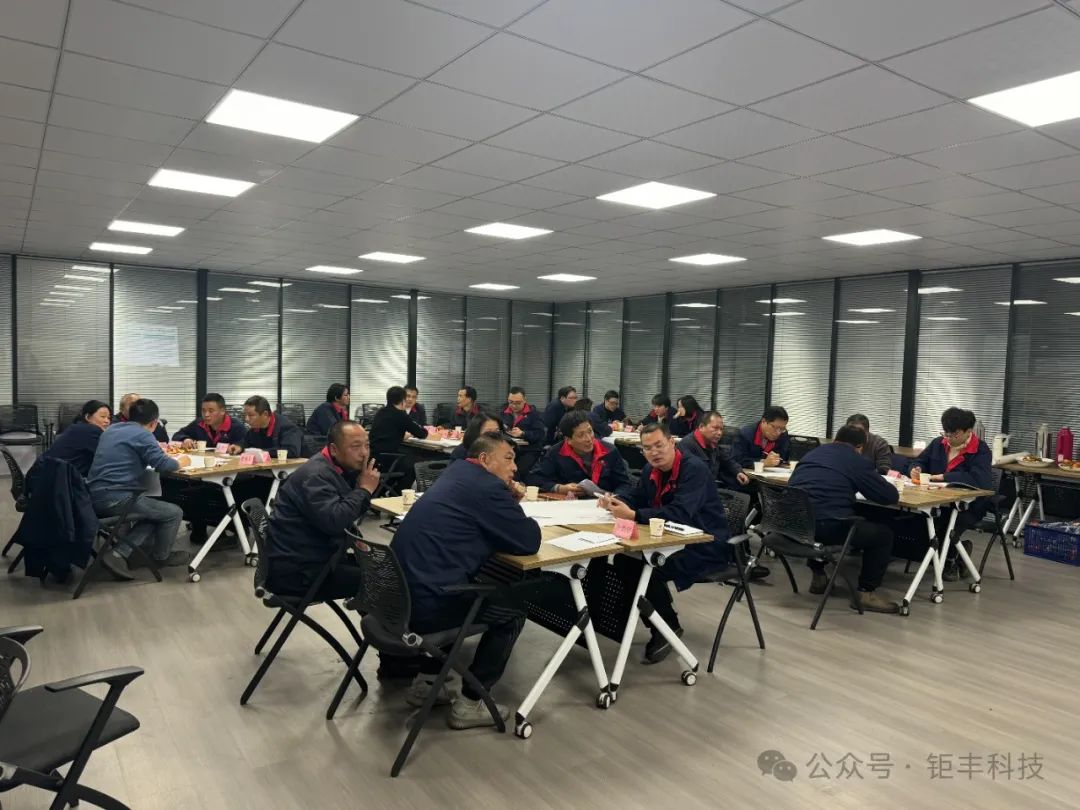 Bắt đầu với một khẩu súng----Một trong chuỗi hoạt động nâng cao tinh thần đồng đội